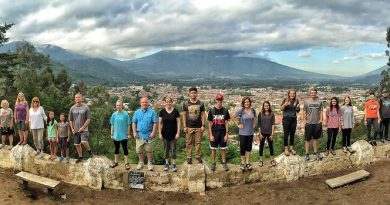 6-Team-Building-Tips-&-Tricks-for-Big-Families